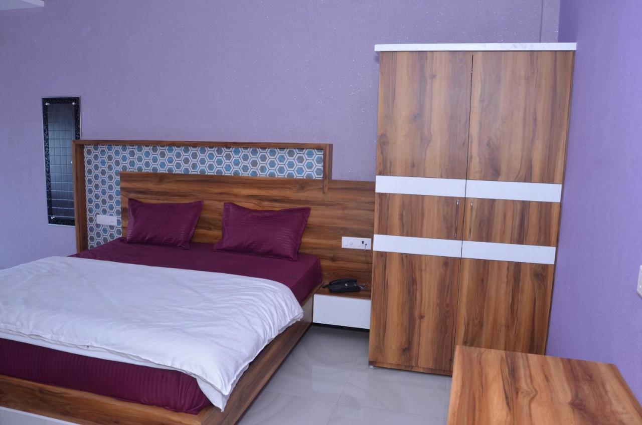 Hotel Blue Bell Raiwala Esterno foto