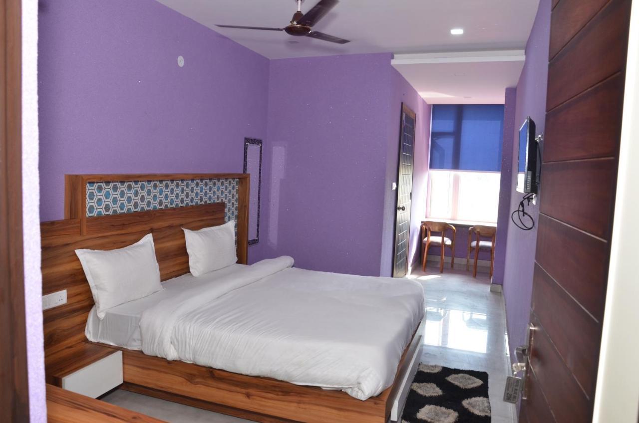 Hotel Blue Bell Raiwala Esterno foto